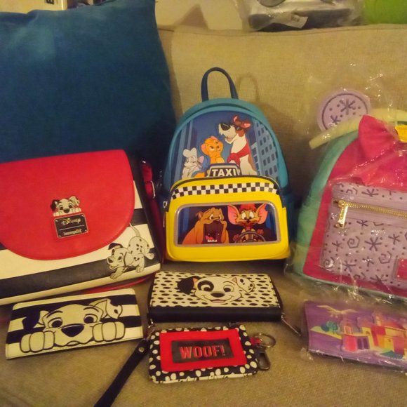 Lounge fly bags and Wallets - Picture 2 of 16